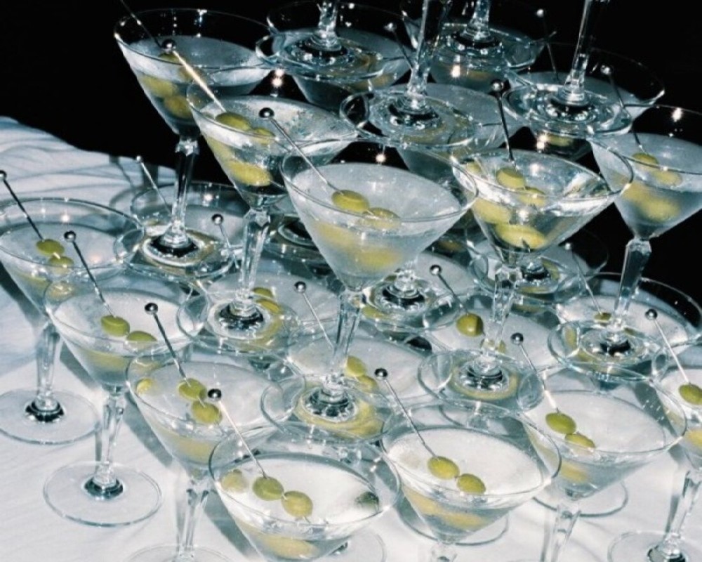 6 Sip-Worthy Cocktails for Every Wedding Style