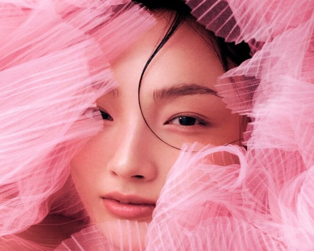 Inside the K-Beauty Makeup Shift Defining 2026